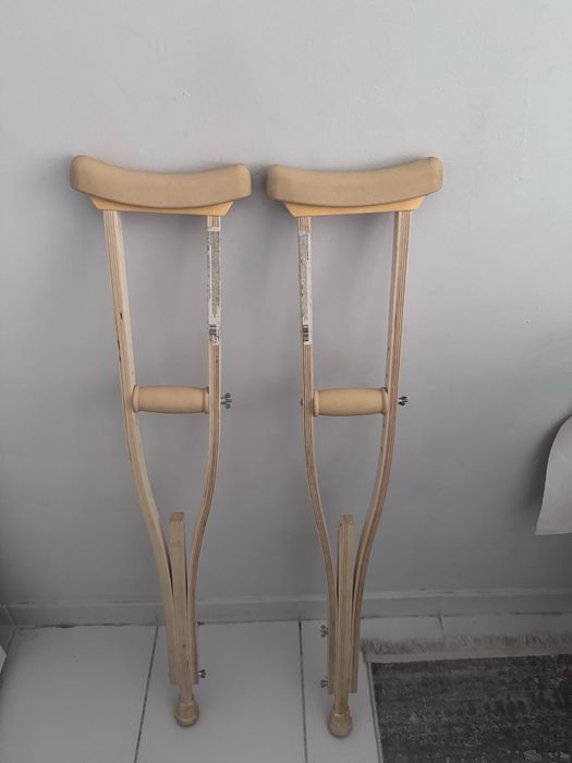 Продам костыли детские