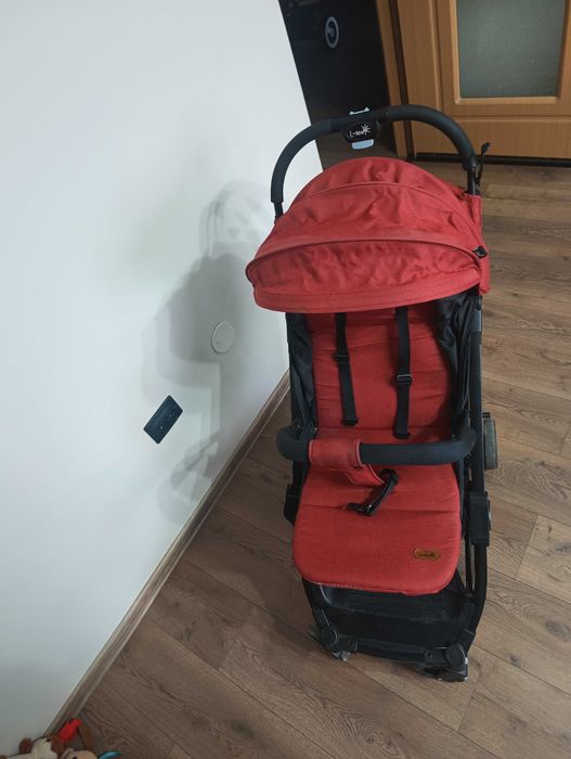 Cărucior sport puțin folosit