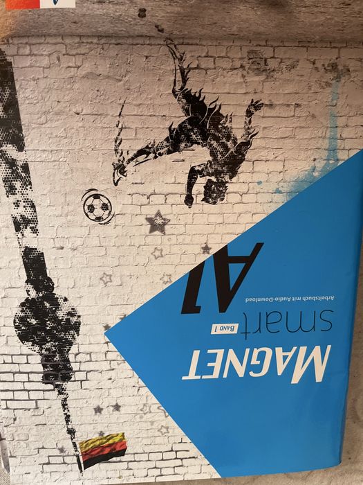 Продавам учебници