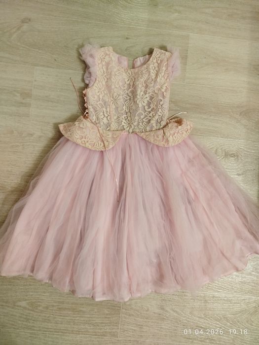 Продам платье девочке