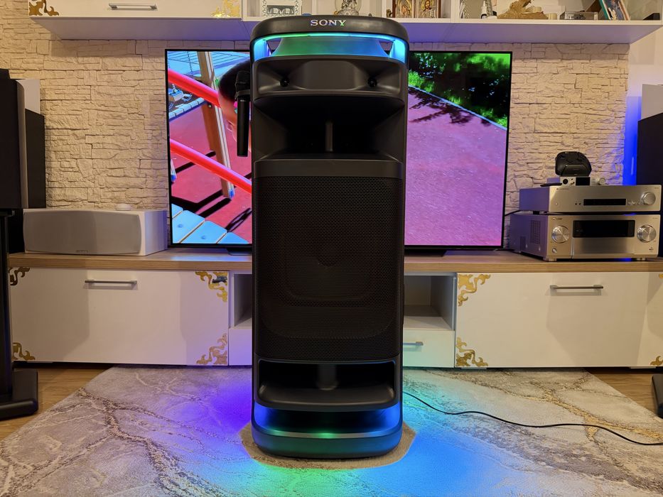 Vând Schimb Sony ULT TOWER 10, unul dintre cele mai spectaculoase sisteme de tip party tower produse de Sony.  In Garantie.