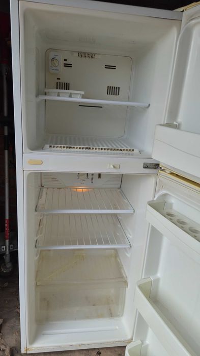 Продам компактный холодильник