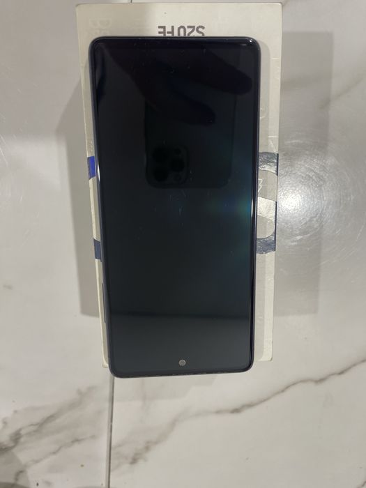 Samsung s20 FE продам