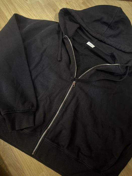 черная зип худи bershka