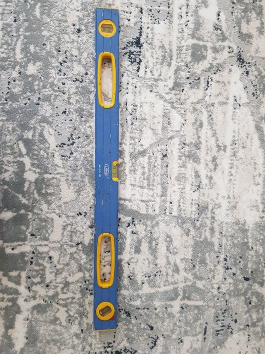 Продам уровень длина 80 см