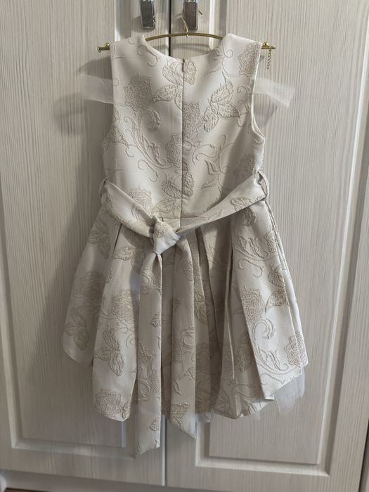 Продам платье на девочку