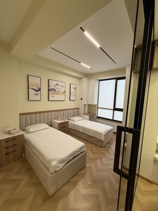 Oʻzimniki kunlik kvartira navastroyka 3 hona ayraport oldida 60$