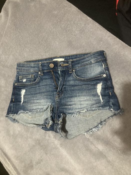 Три чифта късо дънкови панталонки