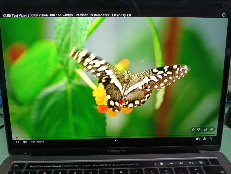Macbook pro 2020 touchbar 16gb ram ssd 256