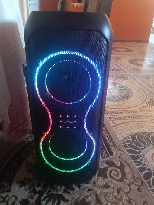Boxa noua cu leduri