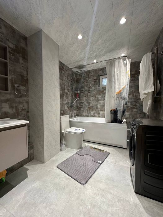 ПРОДАЕТСЯ 4/2/4
 Мирабадский район
Ор.р: ГОСТИНИЦА Россия 
77 Серия Ул