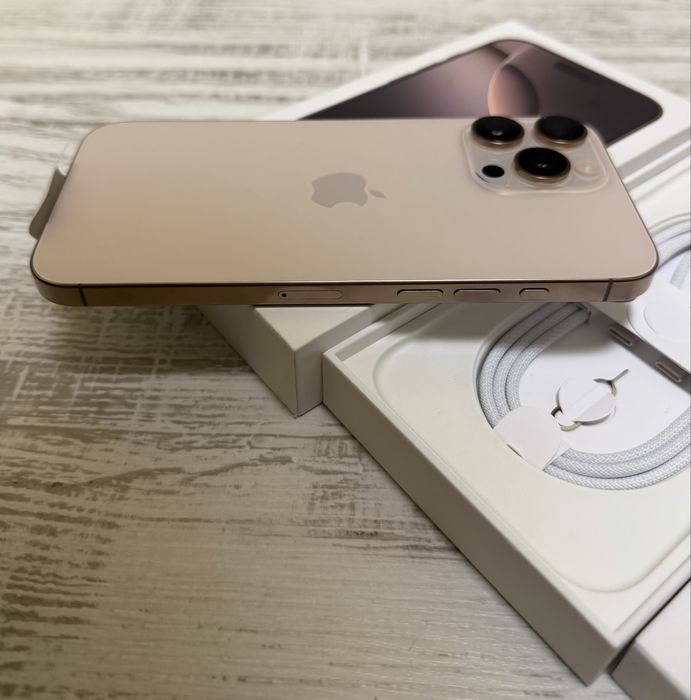 УНИКАТ Iphone 16 Pro Max 256GB Derert  36м. ГАРАНЦИЯ ПОДАРЪК