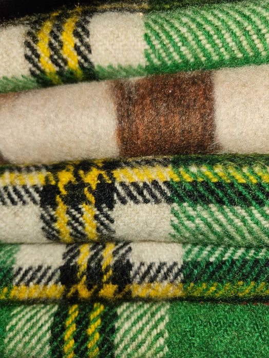 Вълнени родопски одеяла