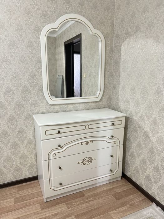 Продается спальный гарнитур из мдф