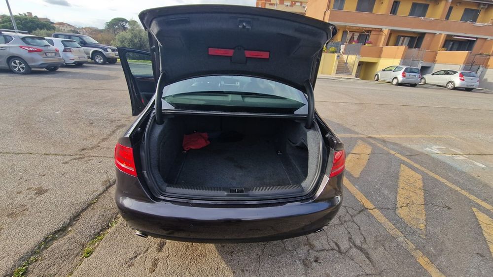 Vand Audi a4  2.7 diesel automat foarte bine întreținută!