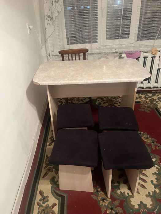 Кухни стол и стул 4 штук