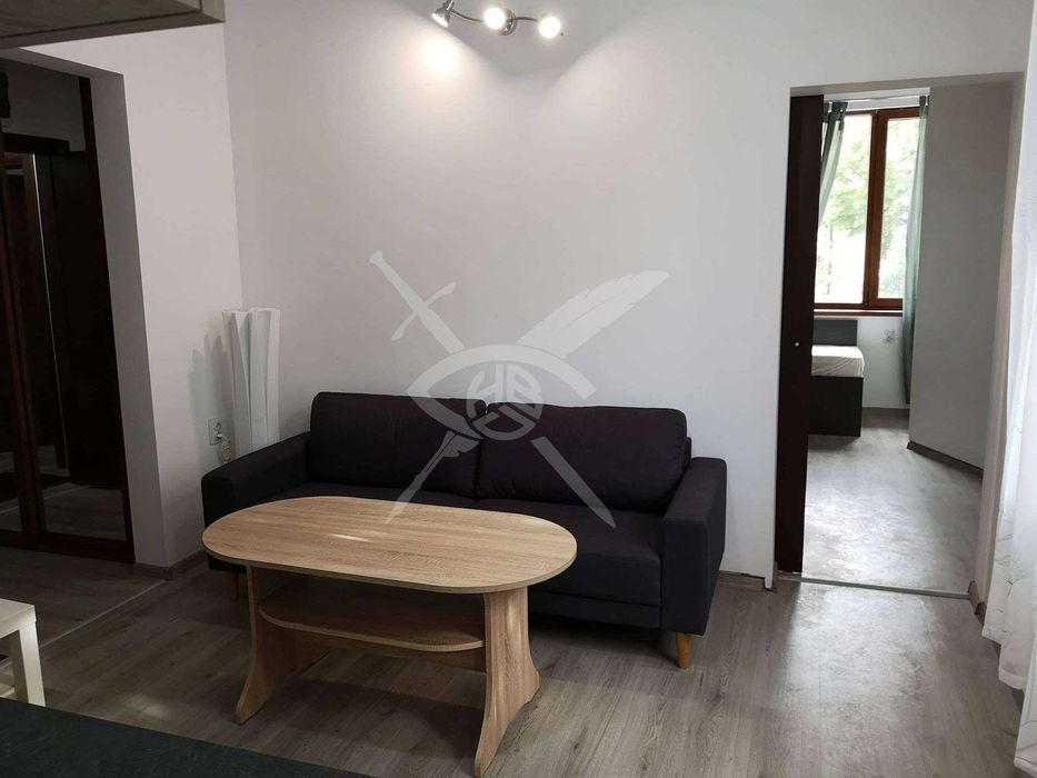 Дава се под наем Двустаен апартамент в Пловдив, Център - 50 кв.м за 448.8 € - Снимка #1