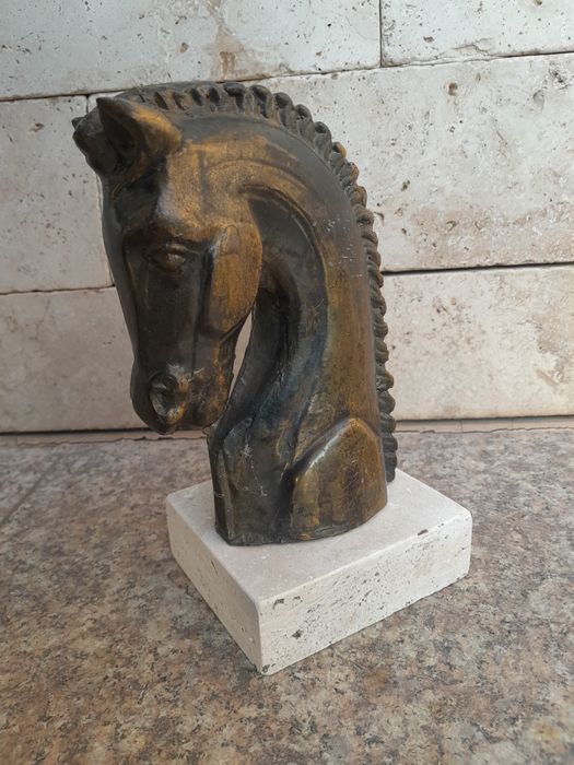 Statueta veche din metal neferos,  1,5 kg, h 16 cm