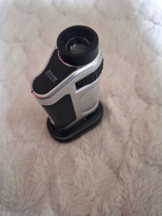 Microscop monocular portabil zoom optic 20-40X focus reglabil