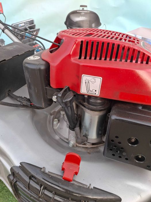 Самоходна косачка с стартер
