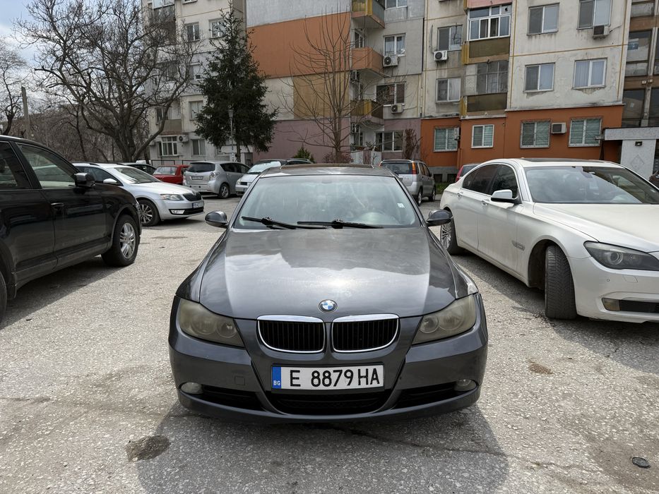 Продавам BMW 320D E90
