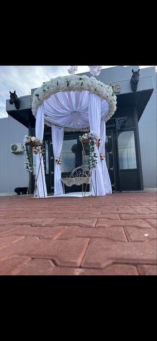 Vand pergola  si pauni