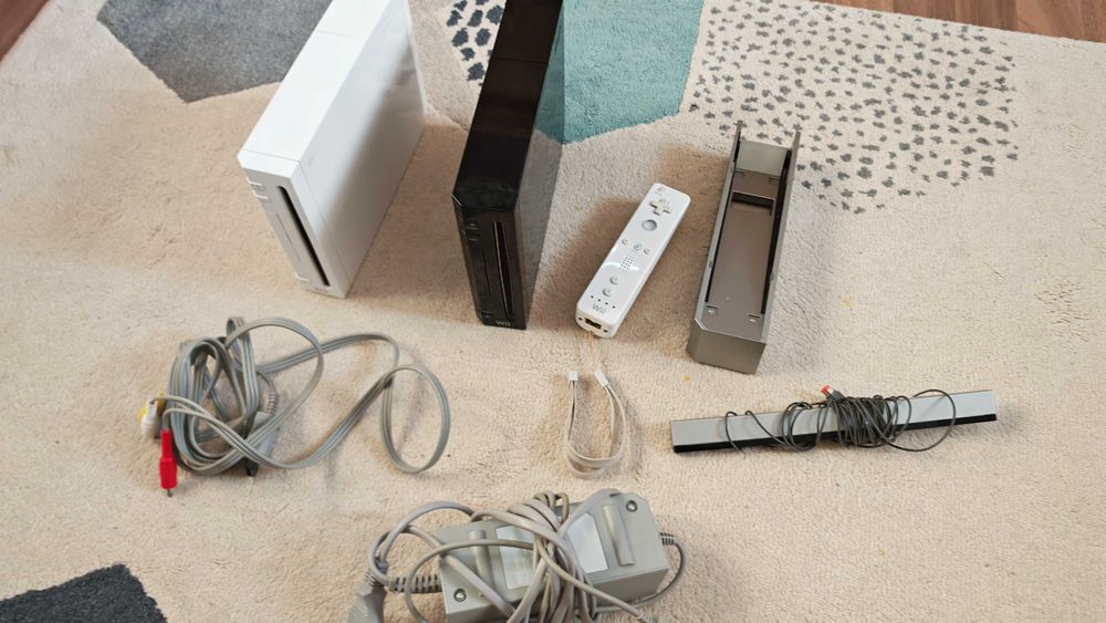 Consola Nintendo Wii modata cu  jocuri pe stick USB, accesorii Suceava