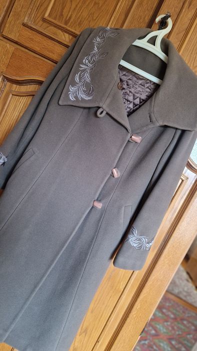 Продается Женское утепленное пальто