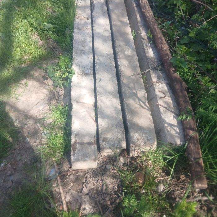 Stâlpi beton pt gard casa cu fier