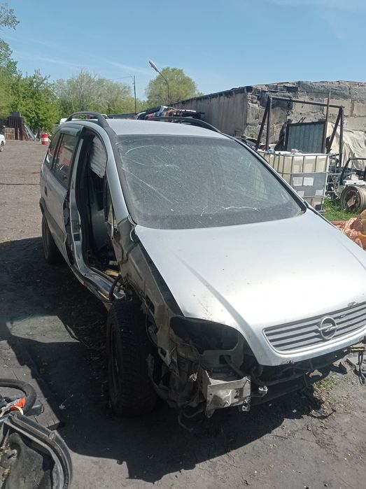 Opel zafira 2001 г.