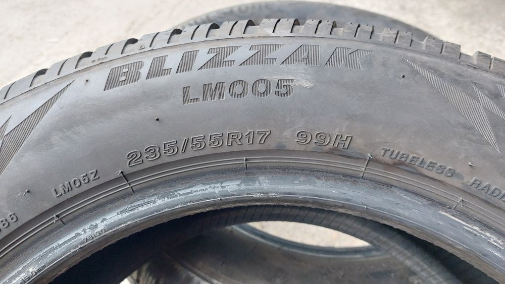 Зимни гуми 235/55/17 Bridgestone Blizzak LM 005 2 броя