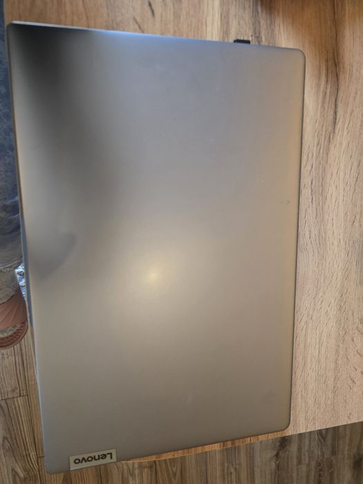 - Продам ноутбук