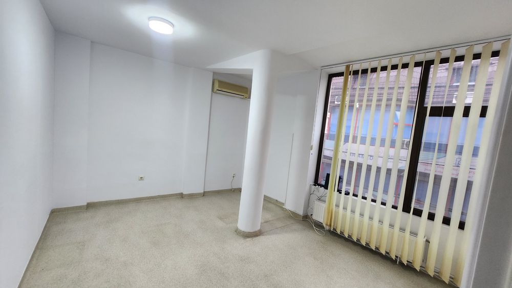 Spații comerciale de închiriat