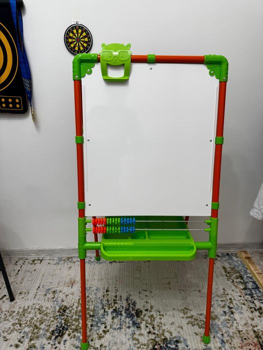 Доска мольберт в хорошем состоянии