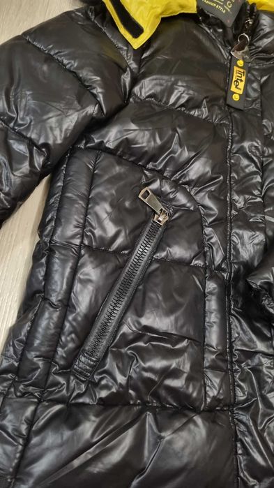 Продам зимнюю куртку на девочку