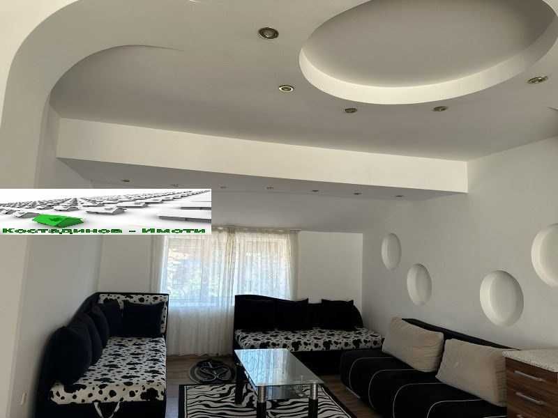 Дава се под наем Тристаен апартамент в Пловдив, Център - 120 кв.м за 400 € - Снимка #2