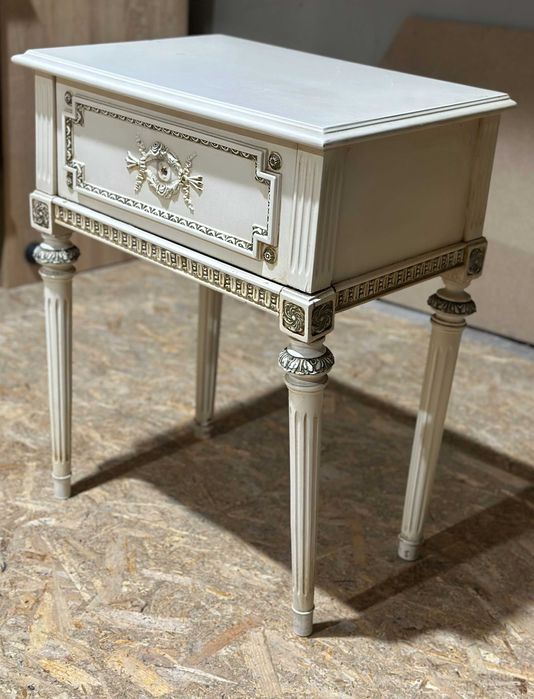 Noptiera Vintage Stil Louis XVI neoclasic; Noptiera din lemn