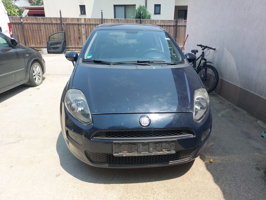 Fiat punto evo 13 jtd fiat grande punto motor 13 jtd euro 5  cutie  turbo compresor injector pompa bara capota far trager usa geam macara bloc lumini