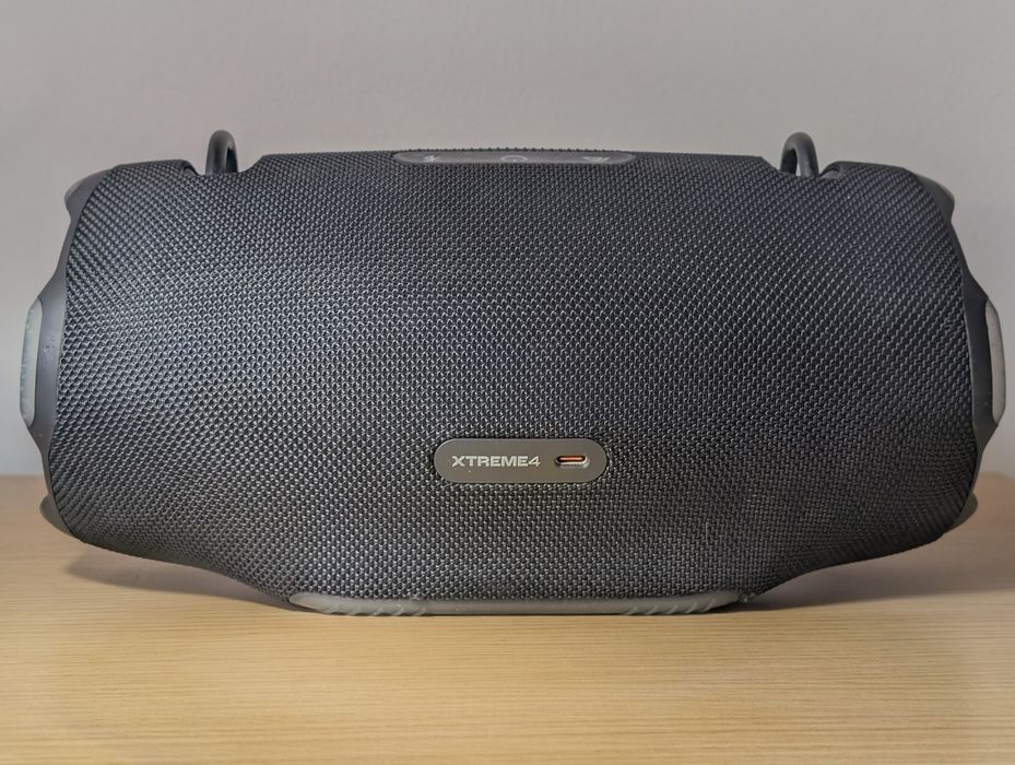 JBL Xtreme 4, neagră, stare impecabilă.