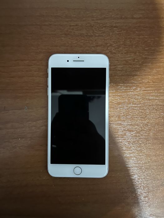 Продам Iphone 7plus