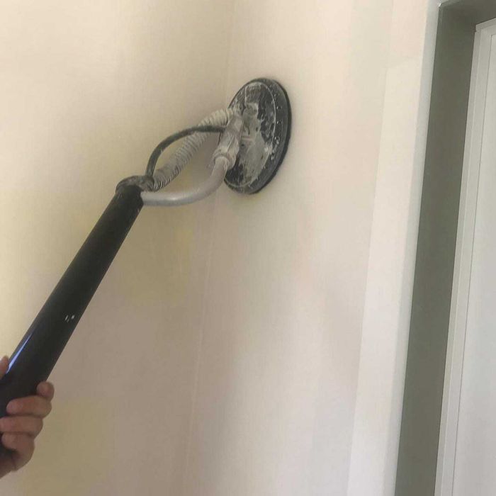 Zugravit /Amenajari/Int/Ext/Tencuit/Renovari/Izolatii/Gresie/Piatra