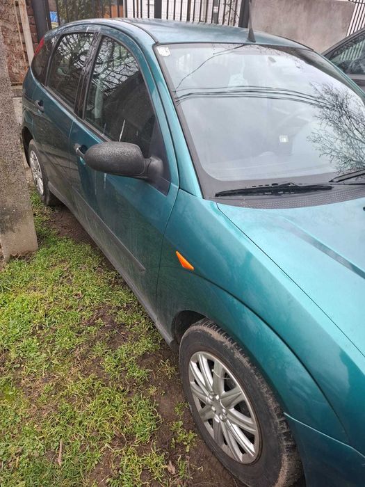 Ford Focus 1,4 benzina 700 euro