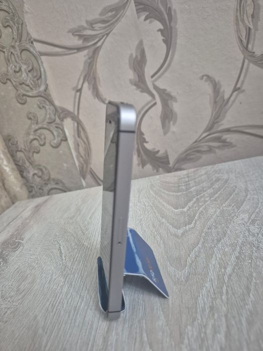 Продам айфон se 64 гигабайт