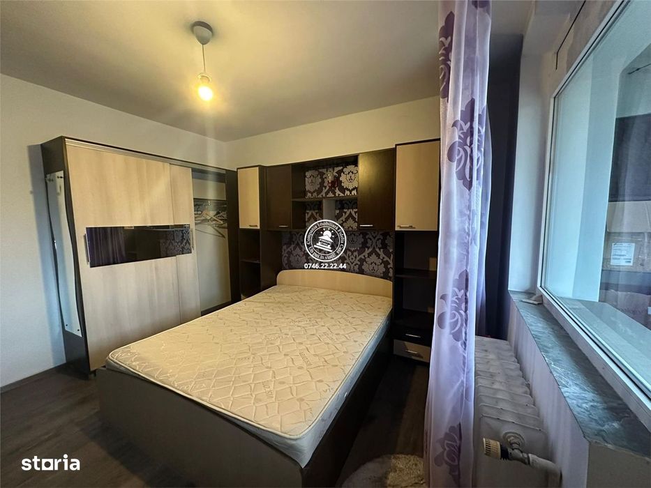 Apartament 3 camere de vanzare, Podu Ros