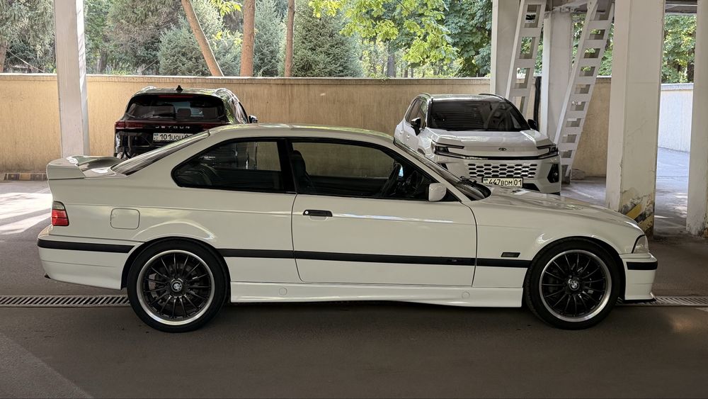 Продам BMW E36, 320i