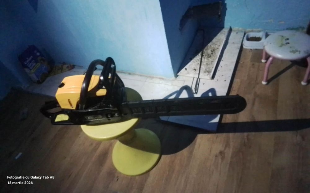 Vând drujba aproape noua