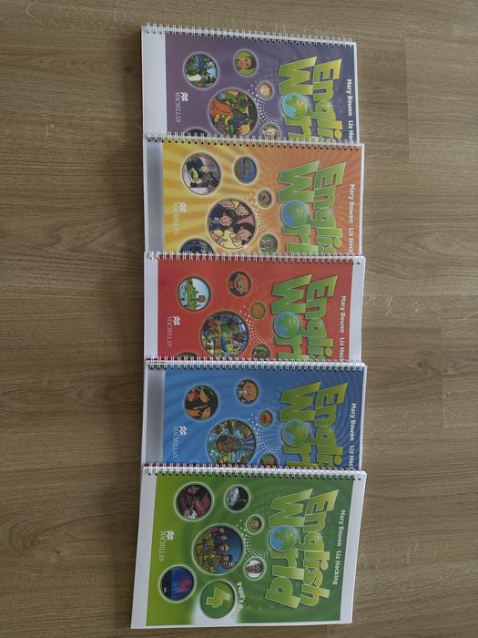 Ағылшын курстарына кітаптар бар