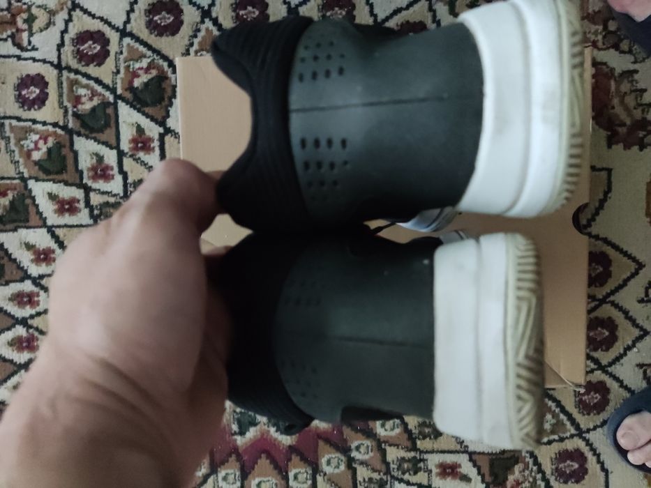 продам кроссовки Under Armour