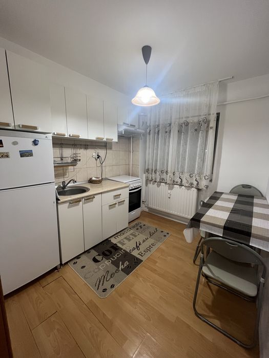 Garsonieră decomandată în Rovine