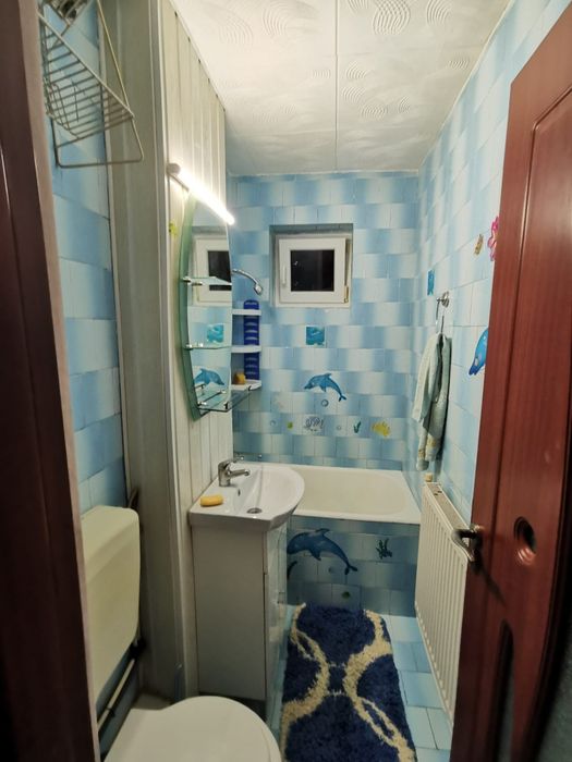 Închiriez apartament cu doua camere